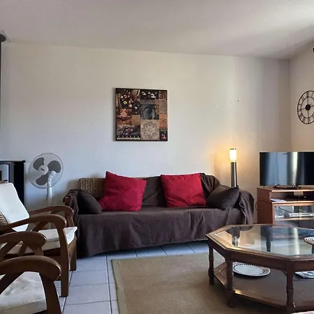 Maison 4 Pieces 8 Couchages Sur Bn000-09c *